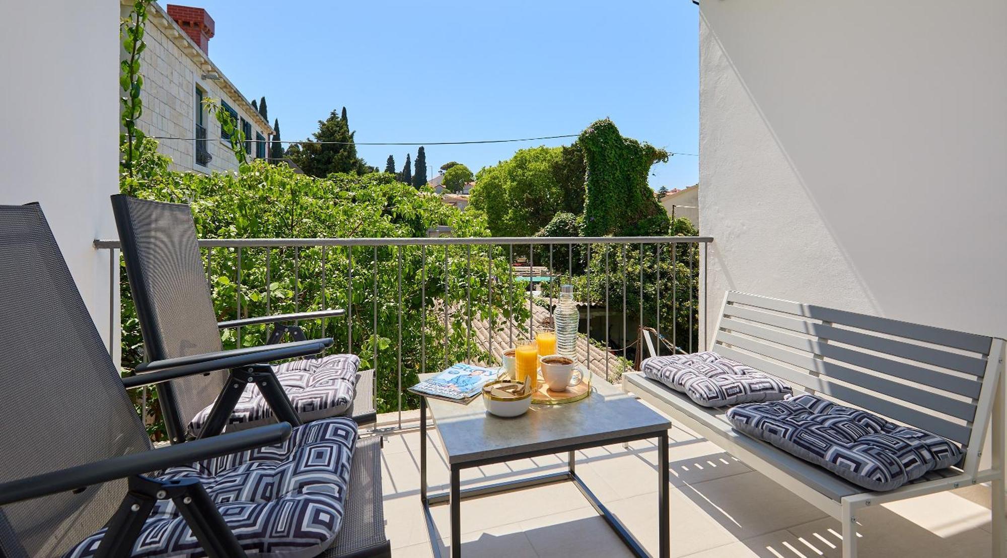 Golden Rose - Walking Distance 1 Km From Old Town